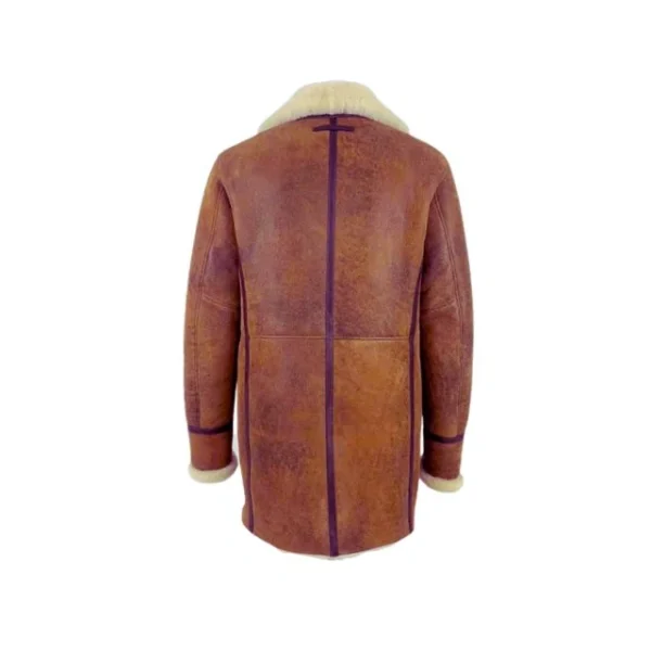 double-breasted-B3-bomber-distressed-shearling-coat-back-600x600-1.webp Cappotto doppiopetto in montone effetto invecchiato stile bomber B3