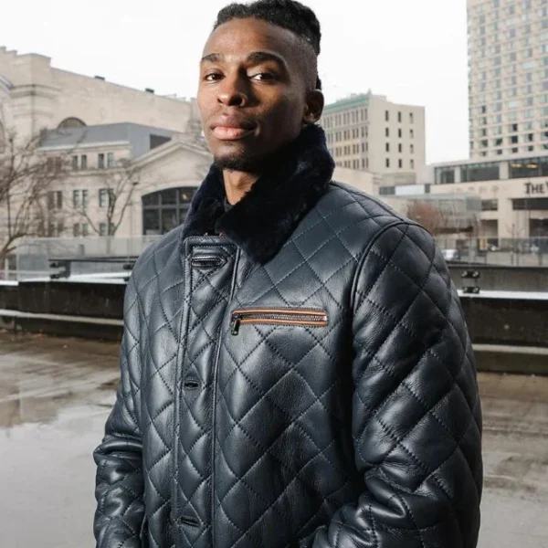 mens-quilted-sheepskin-shearling-coat-600x600-1.webp Cappotto in montone trapuntato da uomo nero